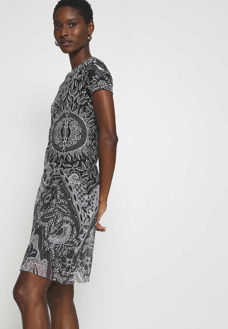 Desigual Vest Paris Freizeitkleid Black Schwarz Zalando De 