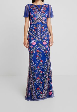 Blauwe avondjurk met bloemenprint, voorzien van transparante, kralenversierde korte mouwen, ingewikkeld borduurwerk en een slanke silhouet met een uitlopende zoom.