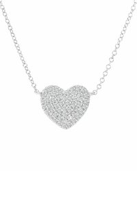 Strieborný náhrdelník srdcového tvaru so srdcovým príveskom zdobeným množstvom malých trblietavých priehľadných drahokamov.