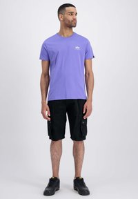 Alpha Industries SMALL LOGO - Jednoduché tričko - electric violet