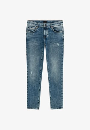 Jeans in denim blu con taglio dritto, caratterizzati da leggere sfrangiature, cinque tasche e chiusura con bottone. Il tessuto presenta una texture sbiadita.