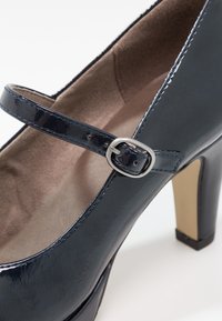 s.Oliver Lodičky s platformou - dark blue