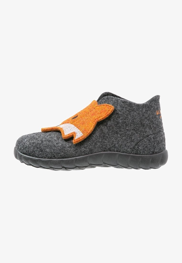 Chaussure enfant en feutre gris avec semelle noire et détail visage de renard orange sur le dessus qui sert de fermeture à rabat.