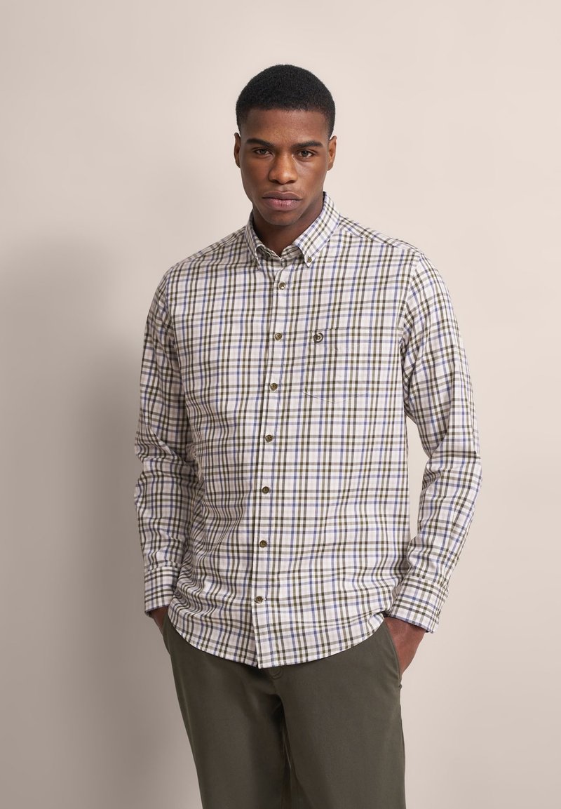 Beige Hemd mit grünem und blauen Karomuster, ausgestattet mit einer Brusttasche und braunen Knöpfen. Baumwollstoff mit glatter Textur.