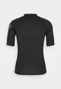 Black short-sleeve shirt with a high collar, made of smooth, stretch fabric. Features a logo on the right shoulder and a tailored fit.