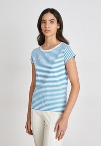 Mads Nørgaard STRIPE TEASY TEE - T-Shirt print - brilliant white/mediterranian blue