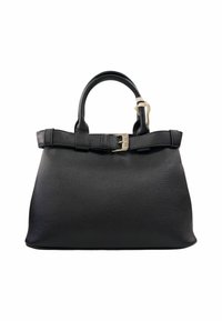 Borsetta in pelle nera texturizzata con manici superiori e una cintura decorativa regolabile con fibbia dorata sulla parte superiore anteriore.