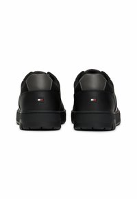 Tommy Hilfiger BASKET CORE LITE czarny