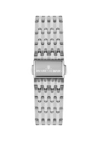 Reloj de metal plateado con diseño de pulsera de eslabones, cierre rectangular y logo grabado. Textura suave con acabado brillante en toda su superficie.