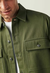 Next TWIN POCKET - Ljetna jakna - khaki green