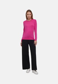 FALKE BASIC NEW MERINO CREW NECK - Strickpullover - gloss