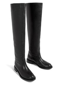 Bottes noires en cuir montant jusqu'au genou avec une finition texturée, bout rond et petit talon bloc. Détails de coutures le long de la tige.