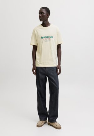 Jack & Jones, JORCASSIS TEE CREW NECK 3 PACK - Nyomott mintás póló - antique white/bright white/blue