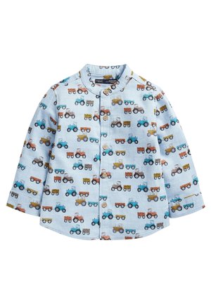 Hellblaues Kleinkindshirt mit langen Ärmeln, Holzknöpfen und einem Muster aus bunten Traktoren und Anhängern.