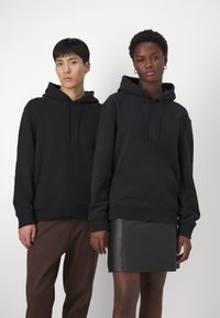 Calvin Klein Jeans BLOWN UP DIFFUSED STACKED HOODIE UNISEX - Felpa - black
