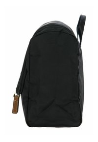 Borsa da toilette nera in nylon con parte superiore arrotondata, chiusura con zip laterale e un piccolo manico a loop. Tessuto texturizzato con branding minimale visibile.