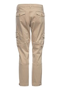 Beige cargobyxor med rak passform, fram- och bakfickor samt justerbara fållar, tillverkade av slitstark bomull.