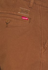 Levi's® Chinos - toffee