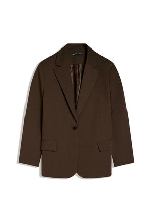 Sötétbarna egysoros zakó egy gombbal, bevágott gallérral, két első zsebfedővel és egy mellkasi paszpózzsebbel, béléssel.