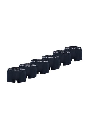 Sieben Paar schwarze Levi's Boxershorts mit gebrandeten elastischen Bunds, diagonal auf weißem Hintergrund angeordnet.