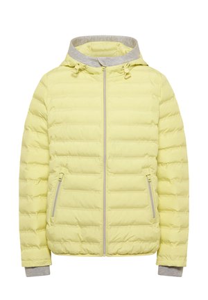Veste matelassée jaune avec capuche grise, fermeture éclair frontale et deux poches latérales. Présente une texture matelassée et des poignets élastiques.
