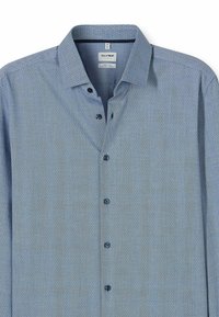 Blaue, gemusterte Hemd aus Baumwolle mit einem Kentkragen, das dezente geometrische Designs aufweist, sechs Knöpfe hat und schlank geschnitten ist.