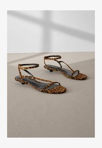 Selezionato, leopard print leather