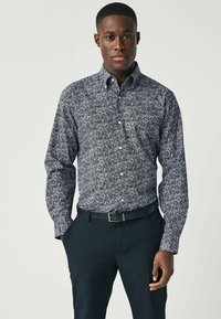 Next - EASY IRON PRINTED OXFORD REGULAR FIT - Camisa - navy blue floral Imagen en miniatura 1