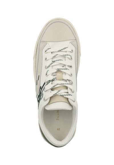 Cremfarbene Leinenschuhe mit grauen Akzenten, grünen Stickdetails und weißen Schnürsenkeln. Runde Zehenpartie und Gummisohle. Größe 42 innen aufgedruckt.