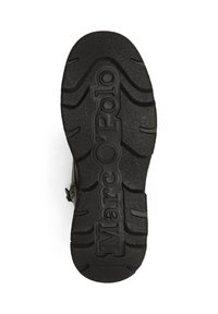 Suola di scarpa in gomma nera con superficie testurizzata, caratterizzata da un motivo a zigzag e logo "Marc O'Polo" in rilievo al centro.