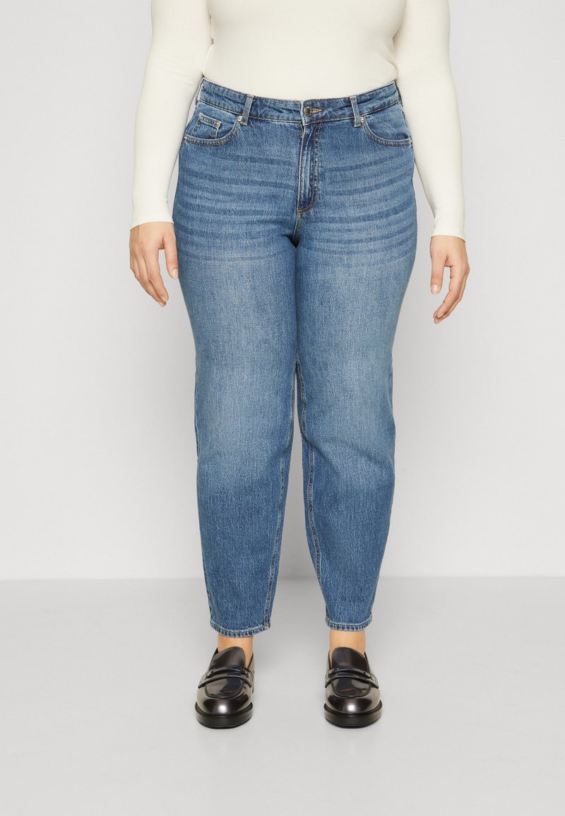 Vero Moda Curve - VMTESSA MOM - Jeans Tapered Fit - medium blue denim, Forstørre