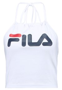 Top corto blanco con cuello halter y el logo de FILA en negro y rojo impreso en el pecho.