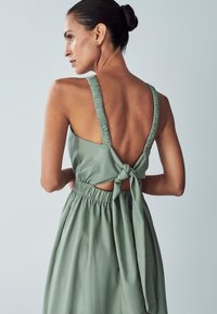 WILLA LILIANA - Vestido largo - sage green