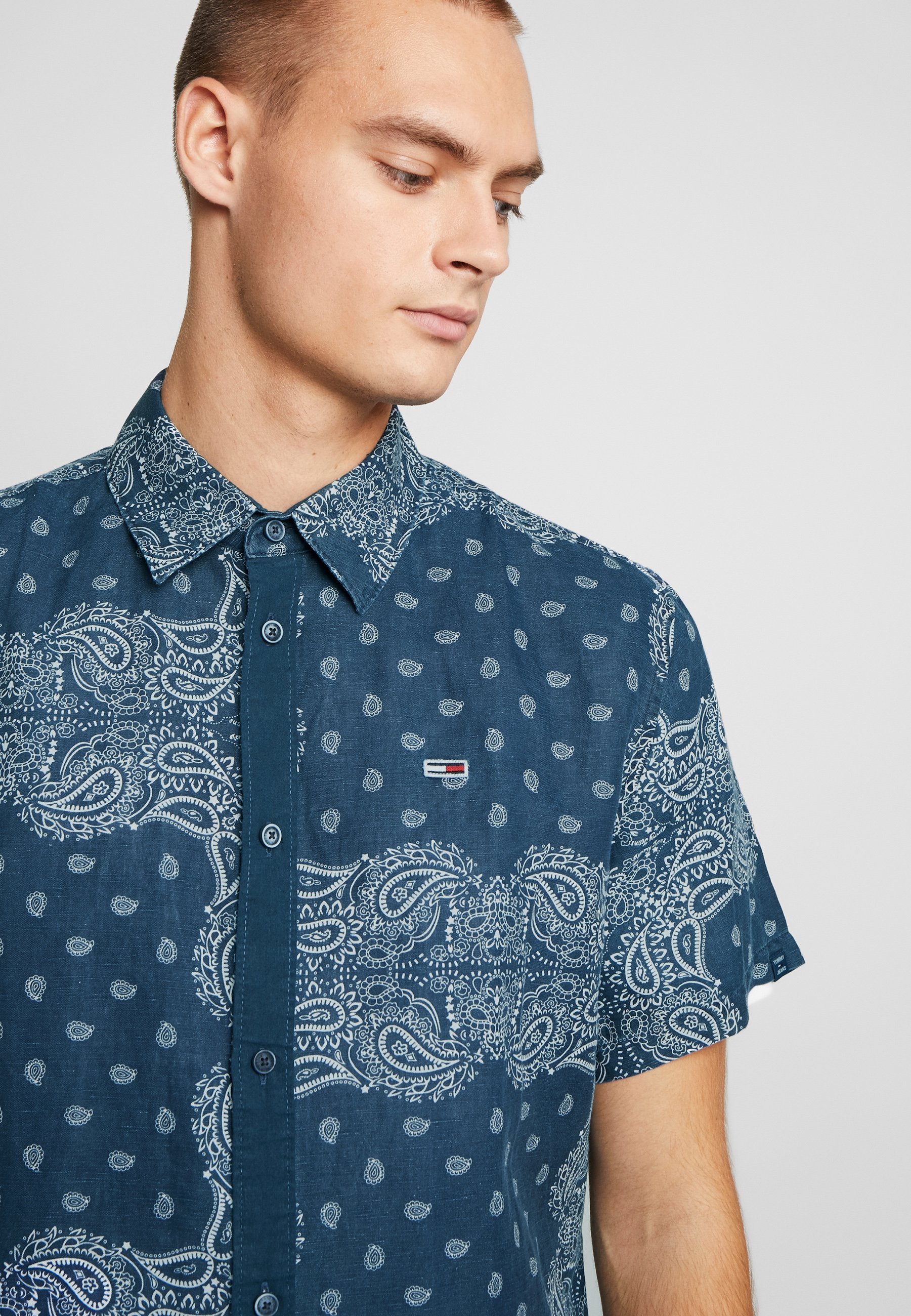 Tommy Jeans BANDANA PRINT SHIRT - Shirt 
