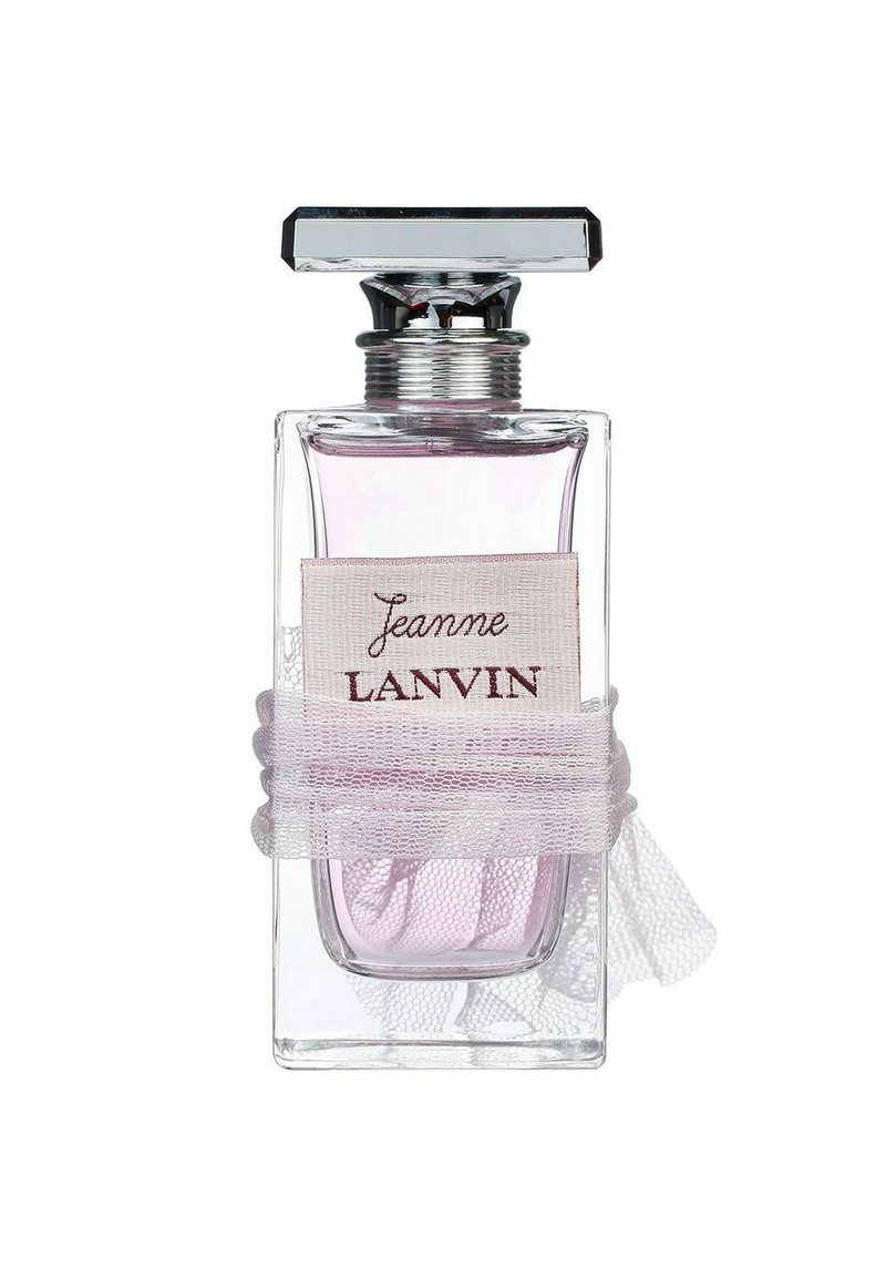 klar glasparfymflaska med en rosa vätska, ett silverlock och ett mjukt rosa band som sveper runt nacken med "Jeanne Lanvin"-etikett.