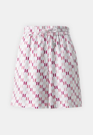 Pantaloni corti con motivo, dotati di vita con cordino, design geometrico rosa su sfondo bianco e una texture di tessuto leggero.