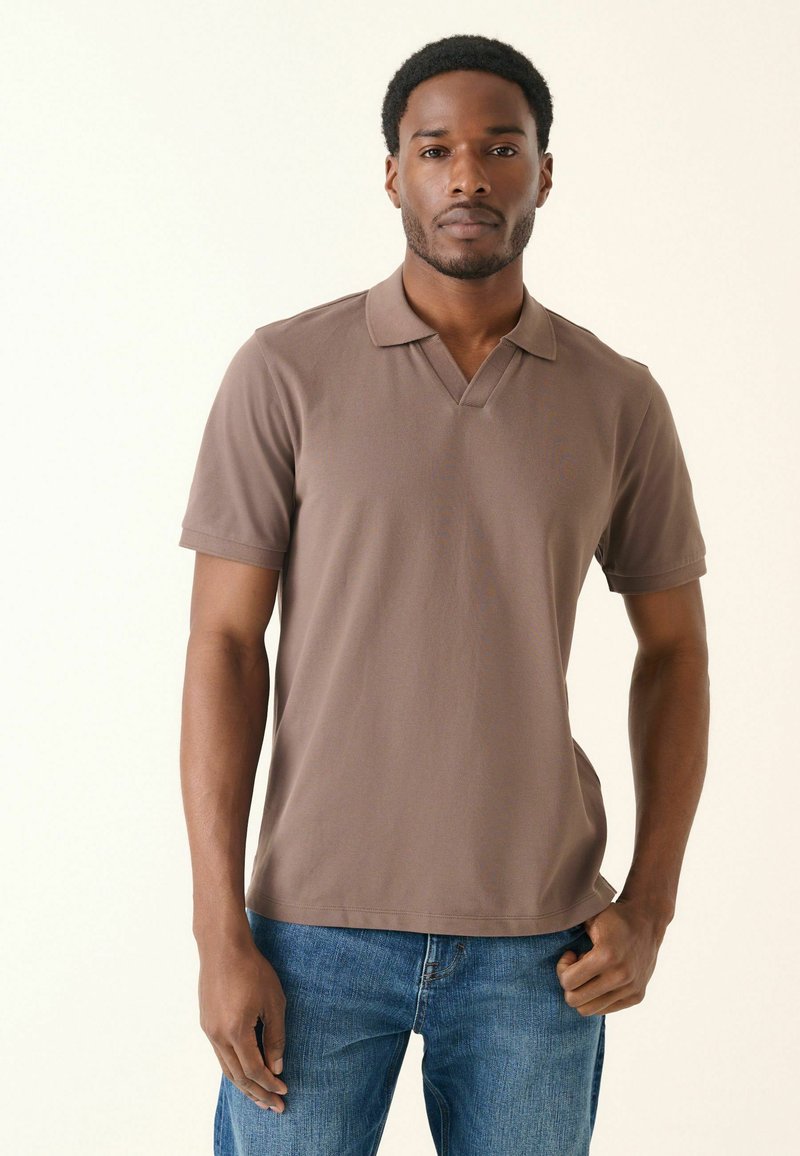 Next REVERE COLLAR REGULAR FIT - Polo - truffle neutral