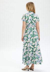 Soaked in Luxury SLARJANA  - Shirt dress - green diffuse print