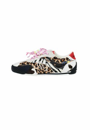 Trainers - black