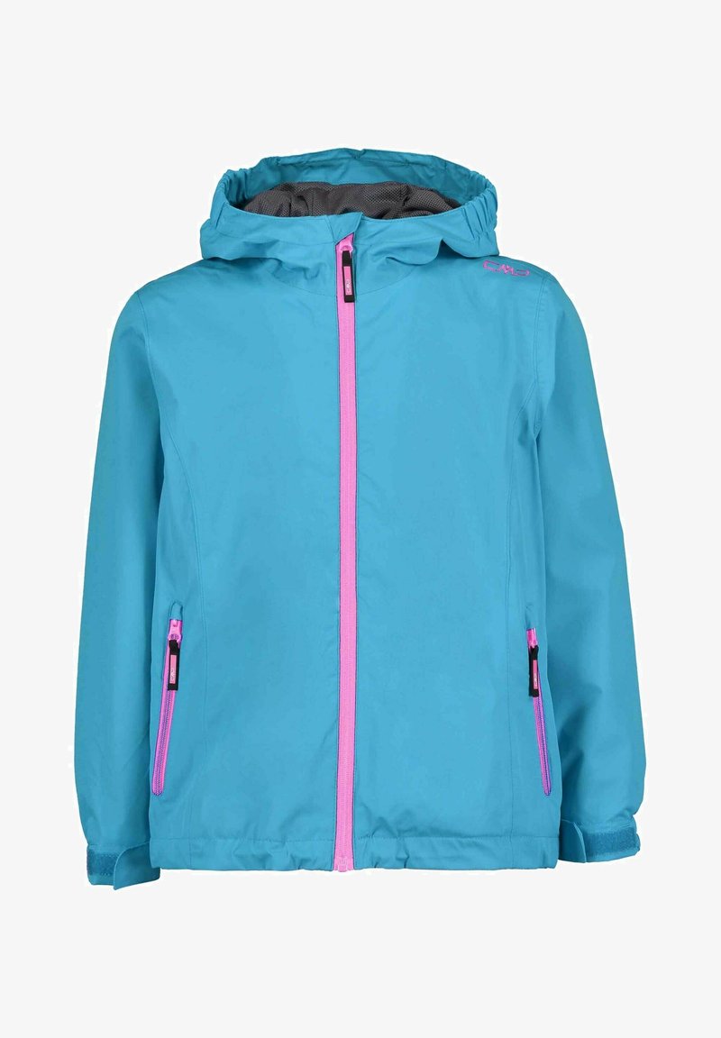 Chaqueta impermeable de color azul claro con un zipper rosa, capucha ajustable y detalles en negro. Cuenta con dos bolsillos frontales con cierres de cremallera.