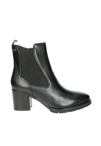 Stivaletto in pelle nera con pannello laterale elastico, punta affusolata, tacco texturizzato e finitura opaca. Presenta un sottile logo accentuato sul retro.