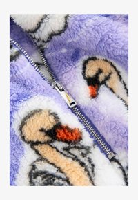 Non sélectionné, purple swan