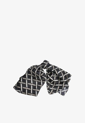 Sciarpa nera in seta con un motivo geometrico di rettangoli bianchi e grigi. Il tessuto ha una consistenza liscia con una leggera lucentezza.