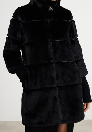 Abrigo de invierno - black