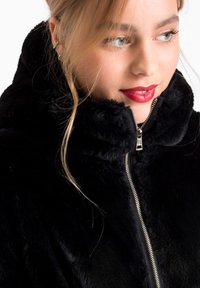 bonprix Cappotto invernale - black