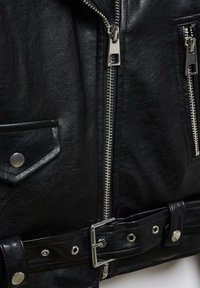 Mango Giacca in similpelle - black