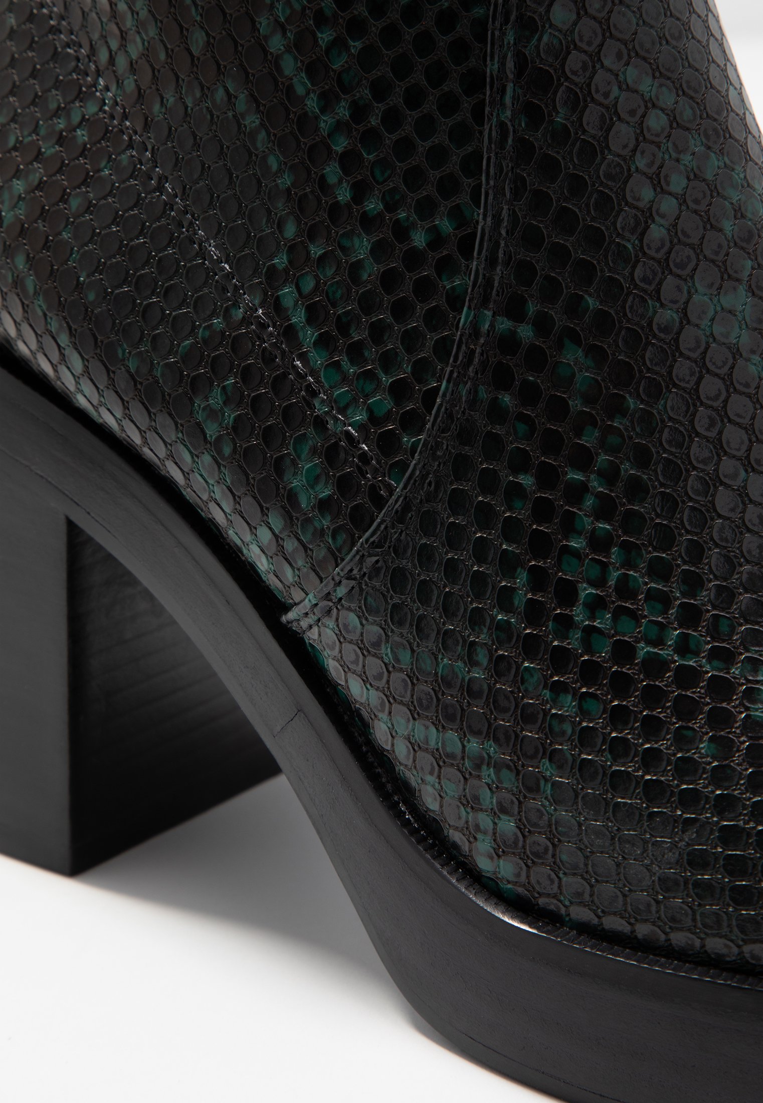 MANSON PLATFORM BOOT Enkellaarsjes met hoge hak green MANSON PLATFORM BOOT Enkellaarsjes met hoge hak green
