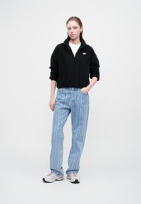 New Balance HALF ZIP - Flīsa džemperis - black