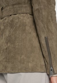 Freaky Nation Casaco de couro - olive