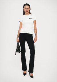 MISBHV COMMUNITY FITTED - T-shirt basic - white